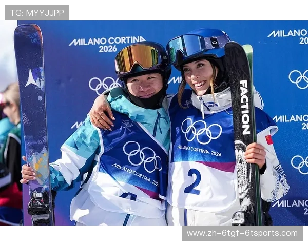 米兰看台见证李方慧夺银一枚普通中国家庭的冬奥荣耀 米兰看台见证李方慧夺银一枚普通中国家庭的冬奥荣耀